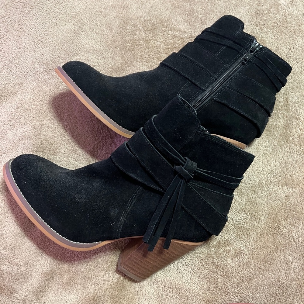 Sole Society Black Suede boots
